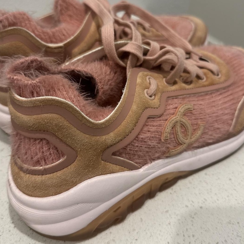 Chanel runners baby pink/nude 2020.. only wore twice original price 1100
